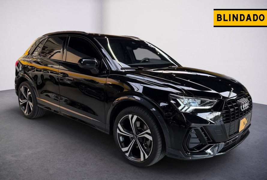 AUDI Q3 2.0 40 TFSI GASOLINA PERFORMANCE BLACK QUATTRO TIPTRONIC 2024/2024